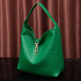 Dames sac en polyuréthane Grain galet motif poche épaule sous les bras sac grande capacité sac rétro boulette sac à dos
