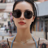 Lunettes de soleil polarisées lunettes ultra-légères à grand cadre couvrent le visage lunettes de soleil amincissantes femmes