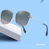 New Net Red Fashion Gradient Lunettes de soleil Trendy Metal Ladies Anti-ultraviolet Premium Sense Lunettes de soleil polarisées