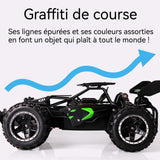 Voiture télécommandée 2,4G 500 mah 40 mètres s'adapter à de multiples terrain pneus en caoutchouc puissance forte chargement USB