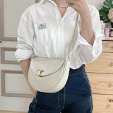 Sac demi-lune pour femme sac à bandoulière sous les bras sac de messager en cuir véritable boucle en T sac demi-rond sac de mode