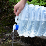 Camping en plein air PE seau Sac à eau pliable portable Sac à eau en plastique avec couvercle 15L