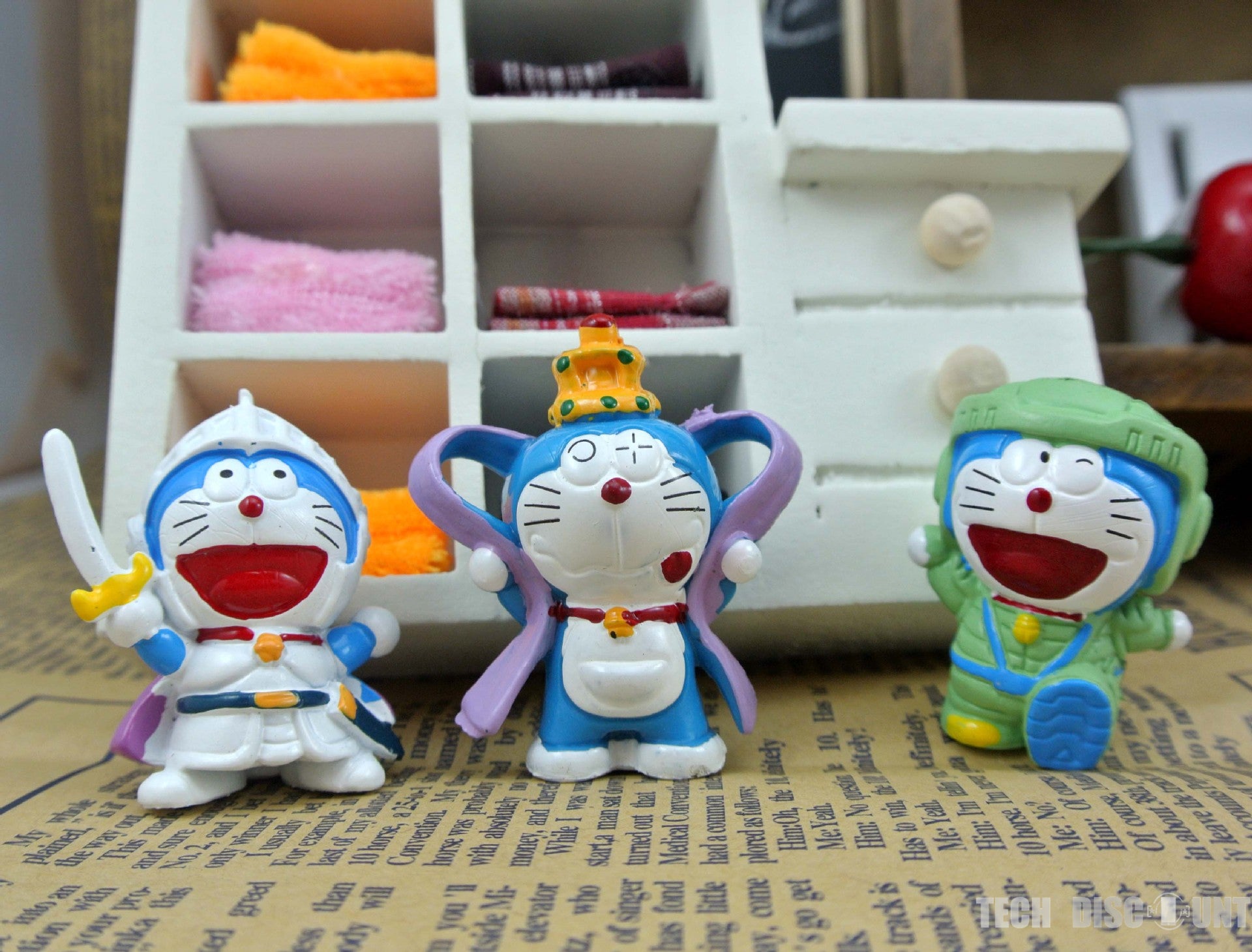 TD® 24pcsVersion du film rétro Doraemon Doraemon Doraemon chat 24 ensemble complet en boîte décoration gâteau matériel en pot
