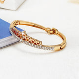 TD® Bracelet Ajouré d'une Couronne en Coeurs Serti de Strass pour Femmes Crystal Charms Élégant Zircon Bijoux Cadeau Couleur Or Rose