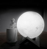 TD® Lampe 3D de Lune - Port d'USB - Support en bois - 20 cm